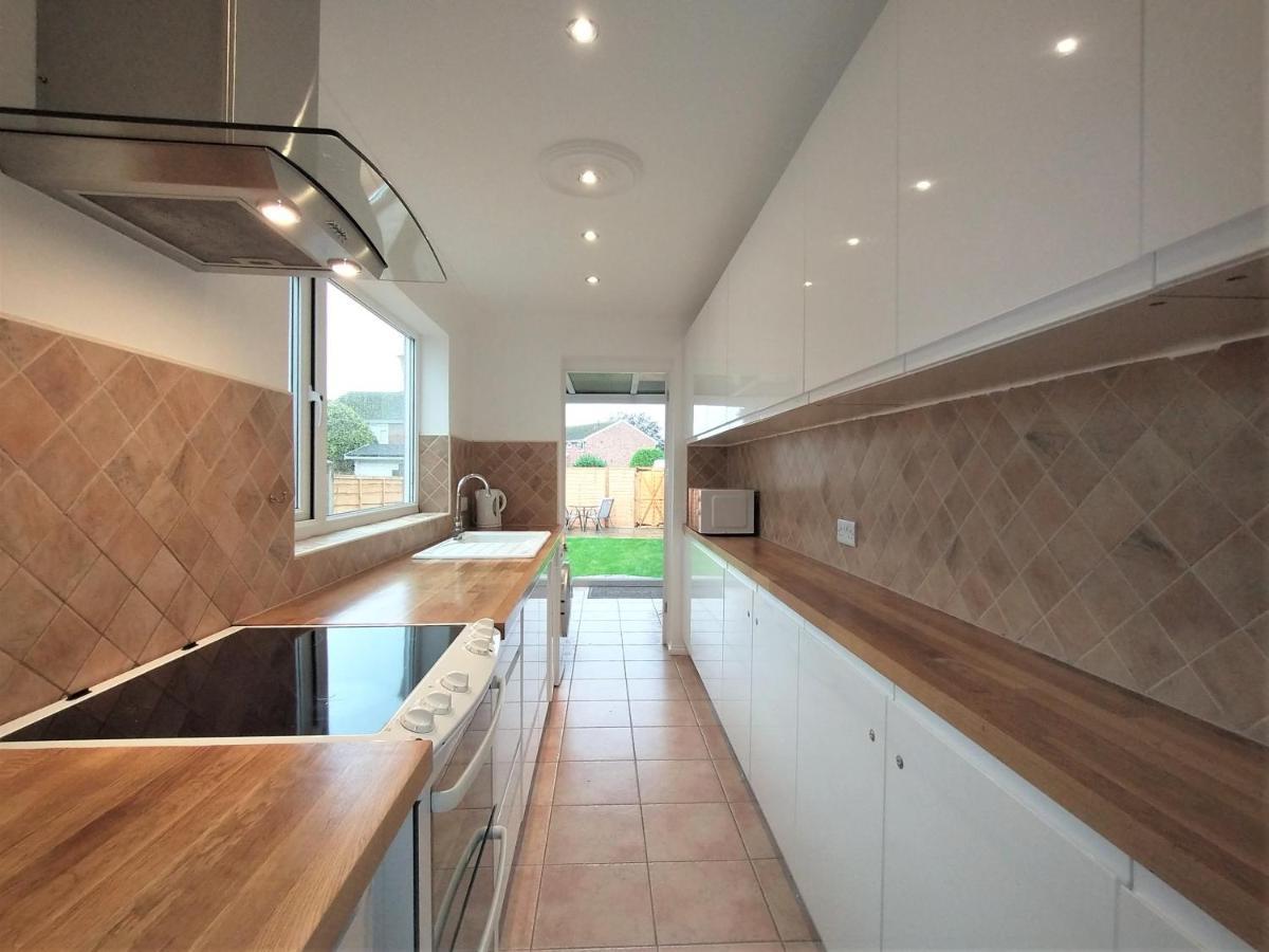 Вилла Chipad Duo - Comfy House With Parking And Garden Чичестер Экстерьер фото